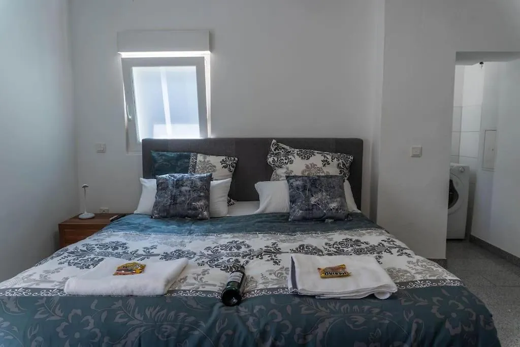 Your Luxurious Home In Cologne Apartment