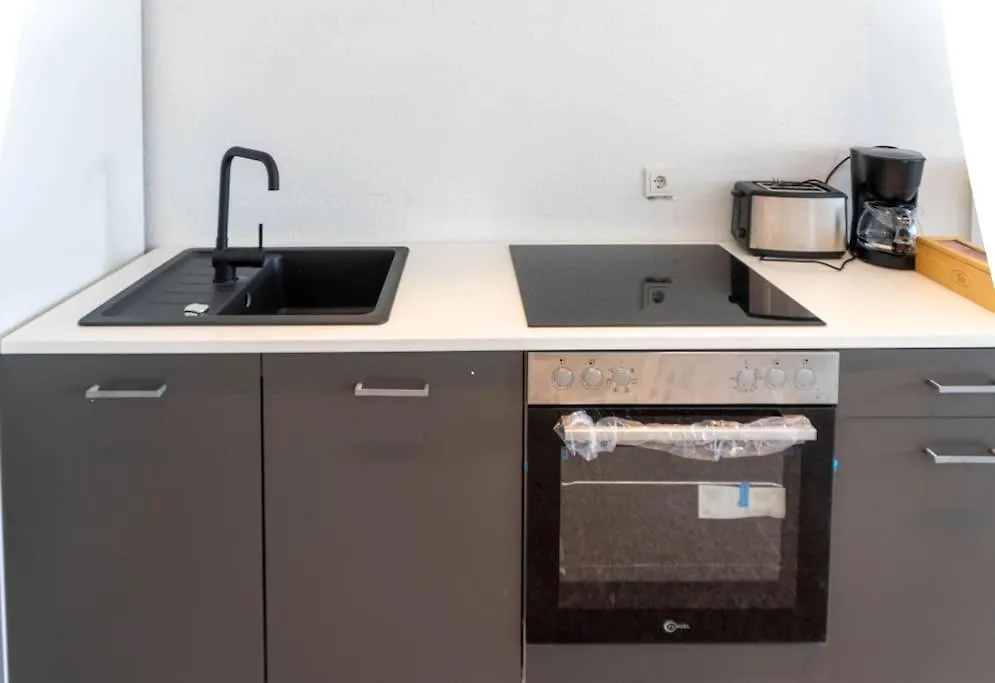 Your Luxurious Home In Köln 0*,