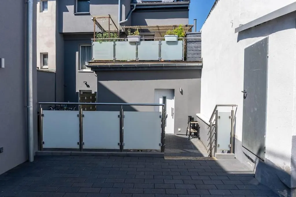 Your Luxurious Home In Köln 0*,  Almanya