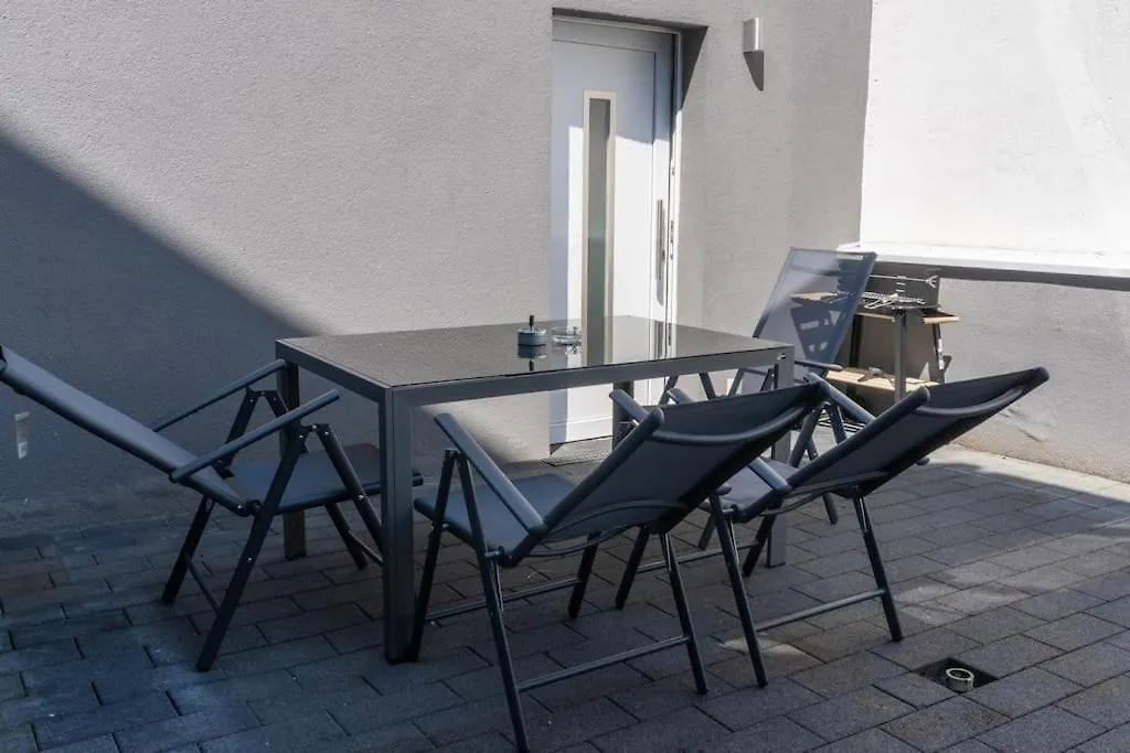 Your Luxurious Home In Köln Daire