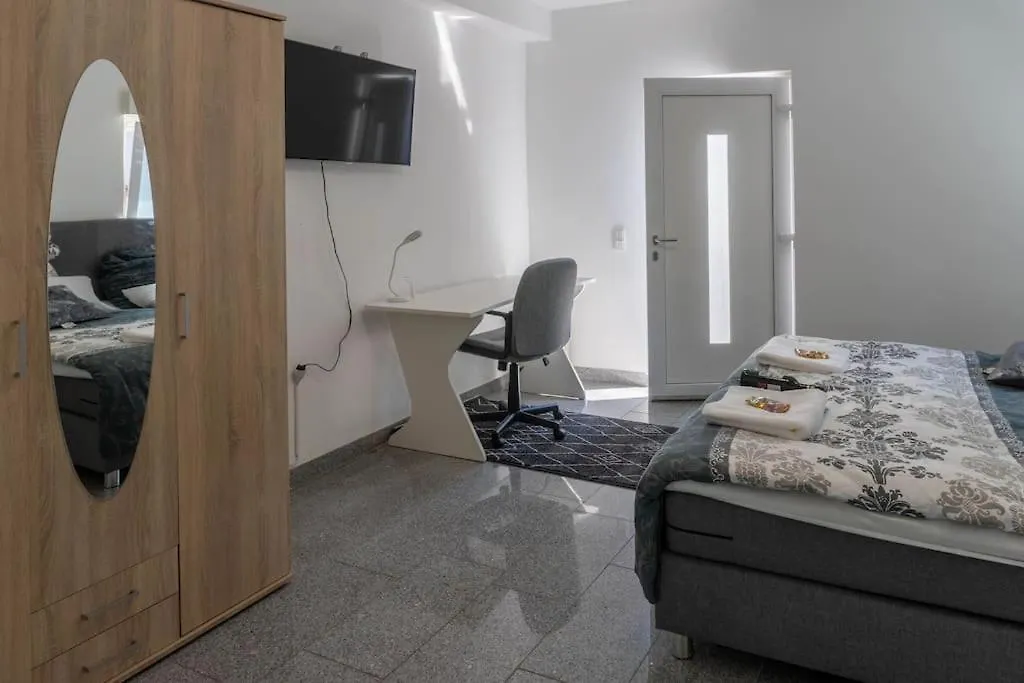 Your Luxurious Home In Köln